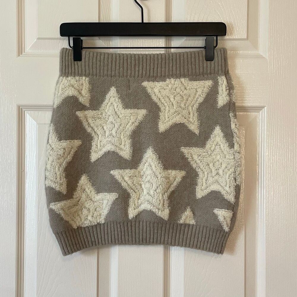 Bucket List Taupe Star Sweater Knit Bodycon Mini Skirt Size Medium - Picture 2 of 7